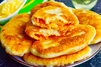 Мягкие и безумно вкусные пирожки на кефире «Лапти» с капустой