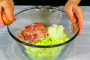 Добавляю в фарш капусту и готовлю вкуснейший ужин без хлопот!