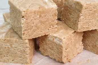 Берем 0,5 кг семечек и стакан сахара, готовим самую ароматную и вкусную домашнюю халву