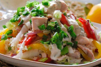 Салат с пекинской капустой и курицей