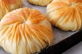 Это круче чем обычные пирожки или слойки с мясом. Аппетитная выпечка родом из Турции